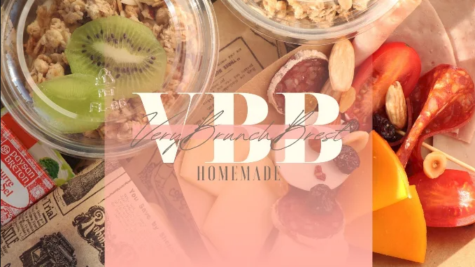 Granola, kiwi et planche de charcuterie et fromages, brunch signature VeryBrunchBrest